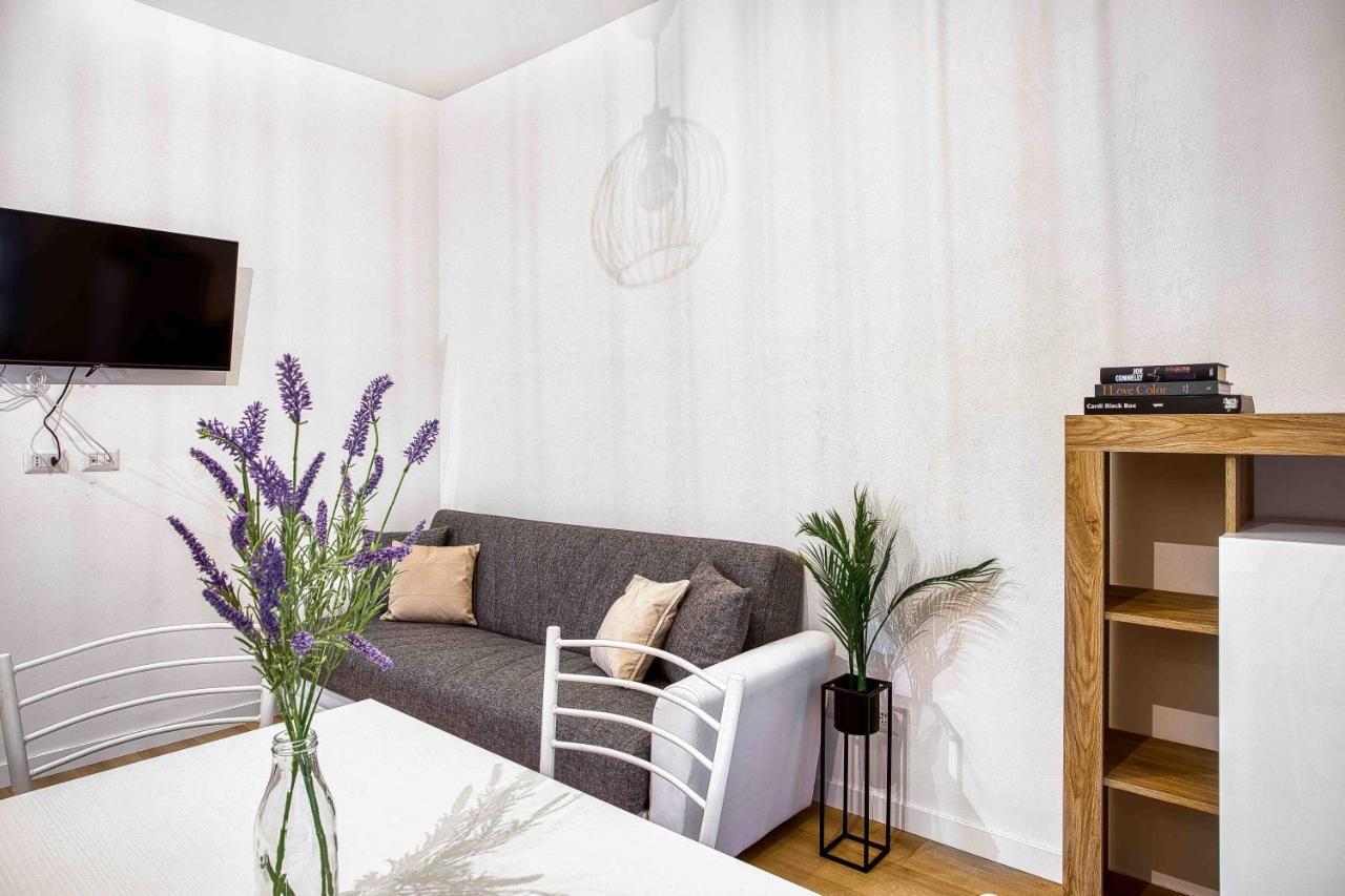 Joivy Warm And Inviting Flat With Balcony Daire Milano Dış mekan fotoğraf