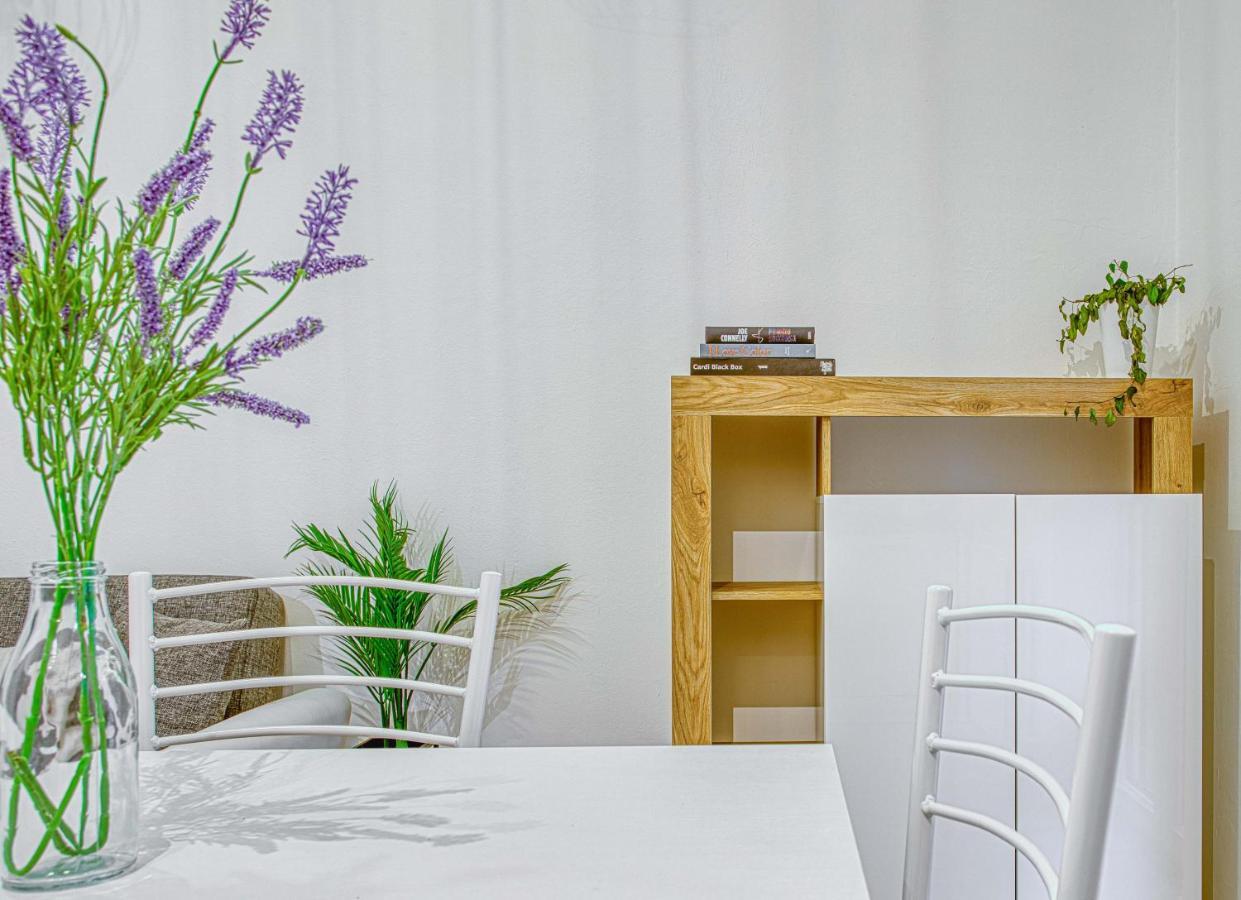 Joivy Warm And Inviting Flat With Balcony Daire Milano Dış mekan fotoğraf