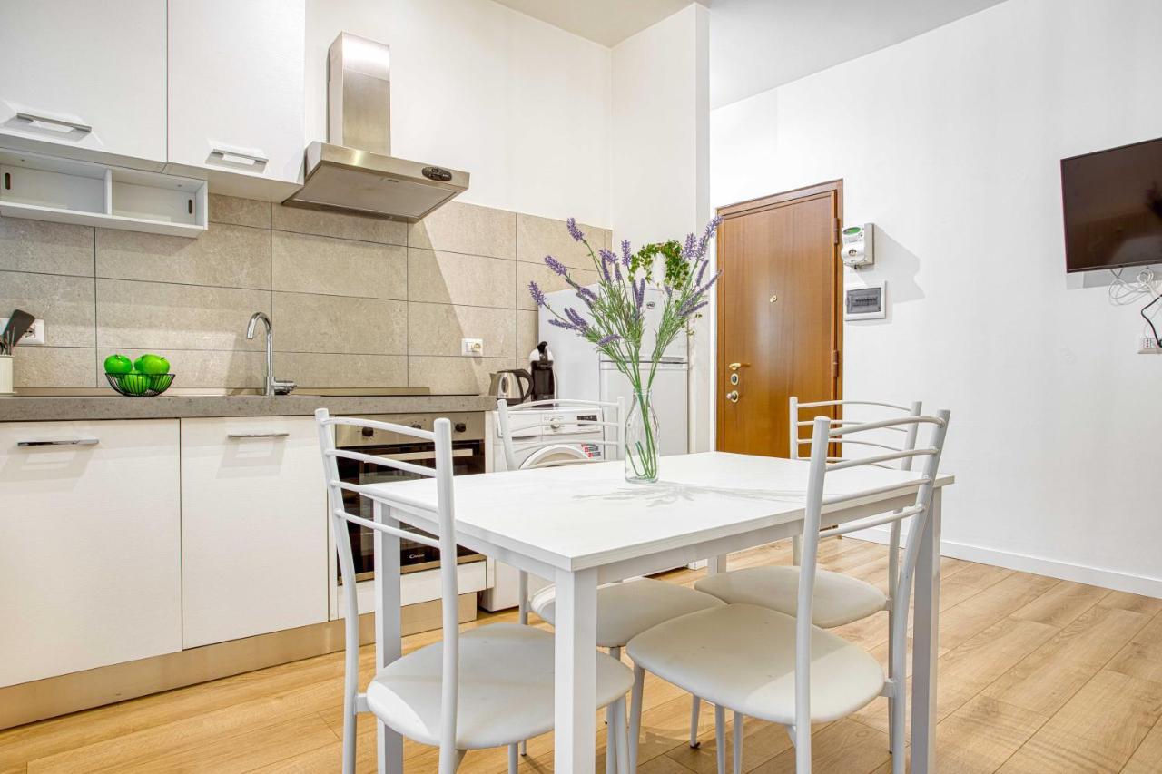 Joivy Warm And Inviting Flat With Balcony Daire Milano Dış mekan fotoğraf