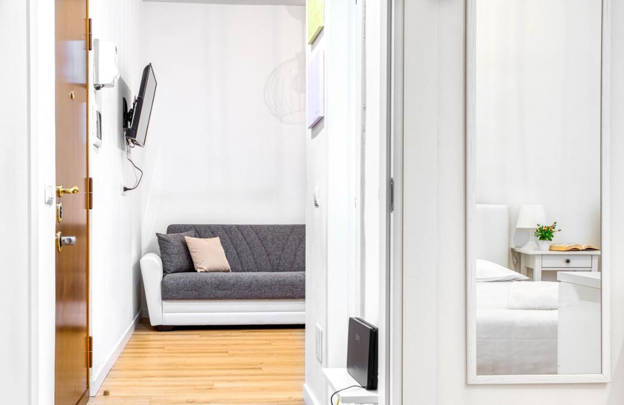 Joivy Warm And Inviting Flat With Balcony Daire Milano Dış mekan fotoğraf