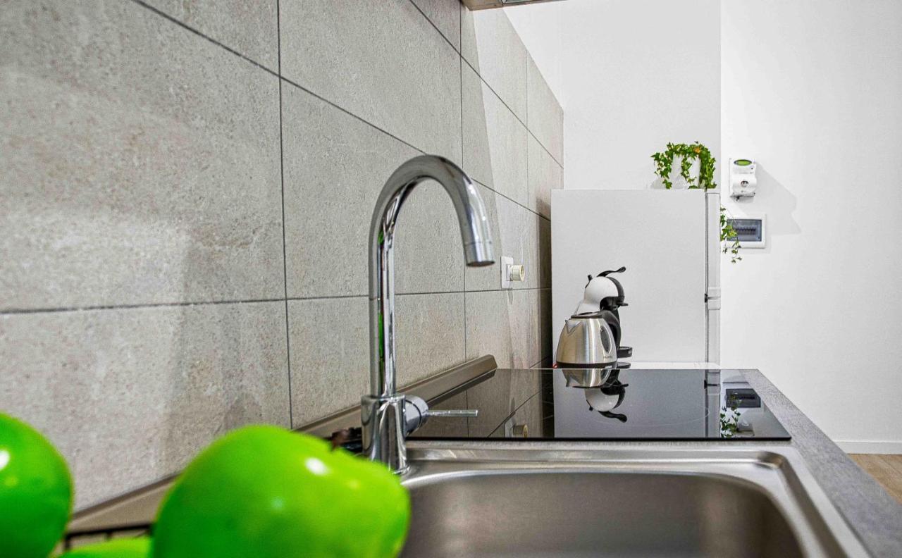 Joivy Warm And Inviting Flat With Balcony Daire Milano Dış mekan fotoğraf